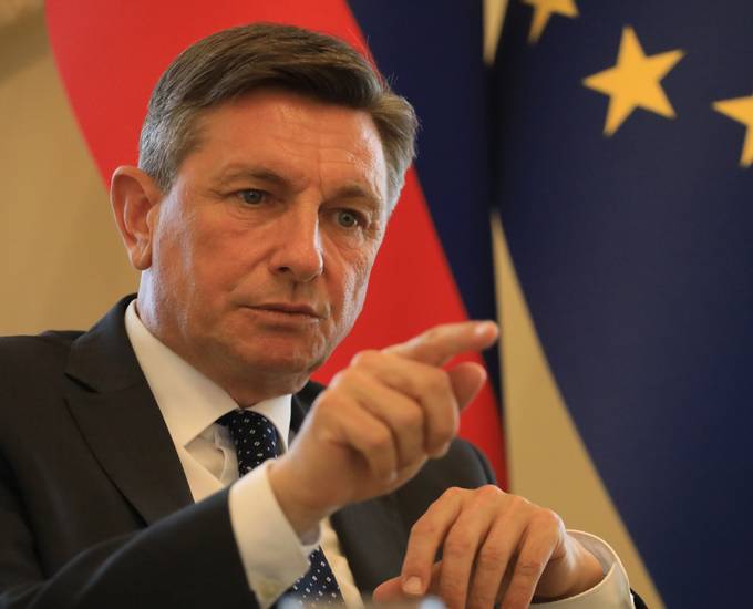 Pogovor predsednika Pahorja za sobotno prilogo asopisa Veer