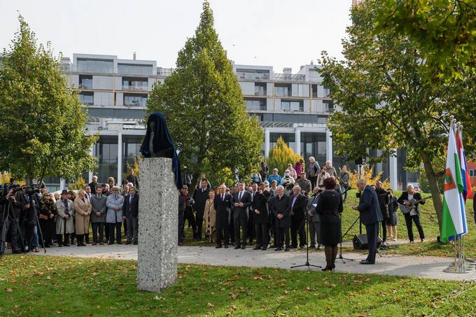 Predsednik Pahor in predsednik Milanovi sta skupaj odkrila spomenik Ljudevitu Gaju v Ljubljani