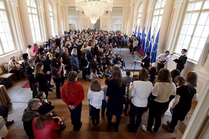 Ob dravnem prazniku slovenskem kulturnem prazniku v Uradu predsednika Republike Slovenije dan odprtih vrat