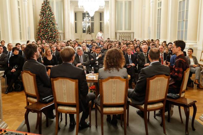 Predsednik republike je gostil tradicionalni pogovor ob sreanju z Drutvom v tujini izobraenih Slovencev (VTIS)