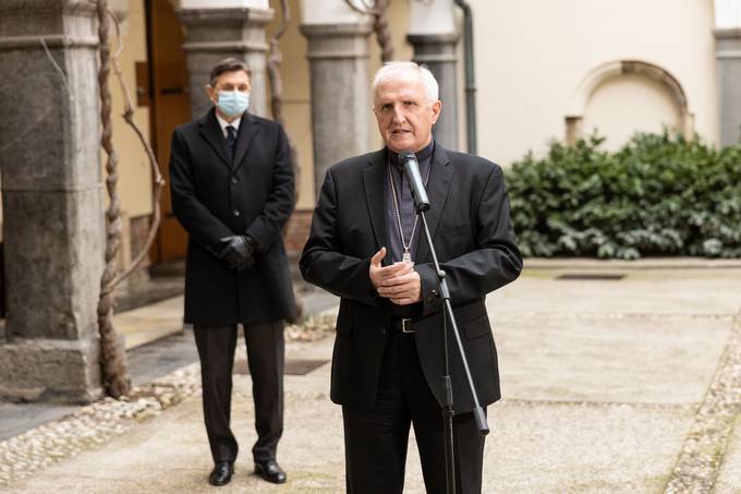Predsednik republike Pahor in nadkof Zore izmenjala zamisli o simbolnem in pietetnem poklonu rtvam epidemije