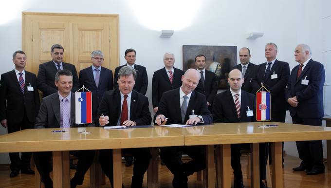 Predsednika Pahor in Josipovi� sta prisostvovala podpisu pisma o nameri o ustanovitvi centra za u�inkovite energetske re�itve