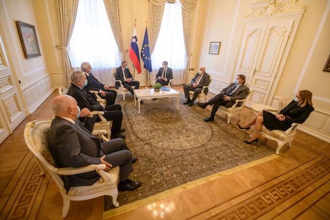 Predsednik republike je sprejel vidne lane Slovenske akademije znanosti in umetnosti, avtorje Izjave o slovenski spravi