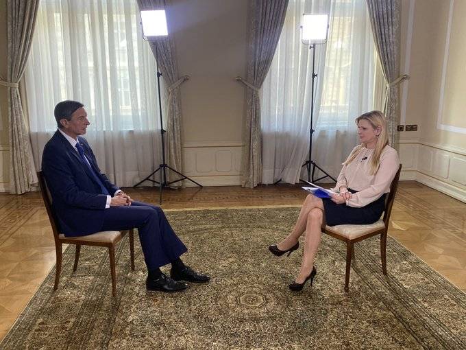Pogovor predsednika Pahorja za oddajo Politino s Tanjo Gobec