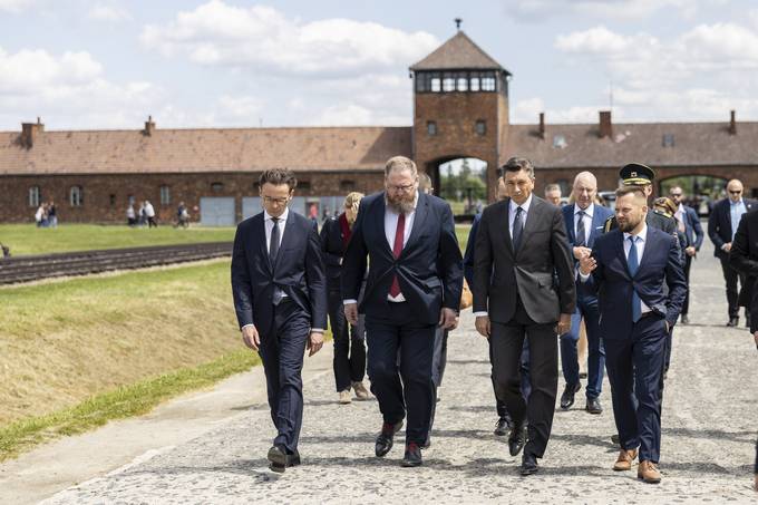V okviru zadnjega dne uradnega obiska na Poljskem je predsednik Pahor obiskal muzejski kompleks koncentracijskega taboria Auschwitz-Birkenau