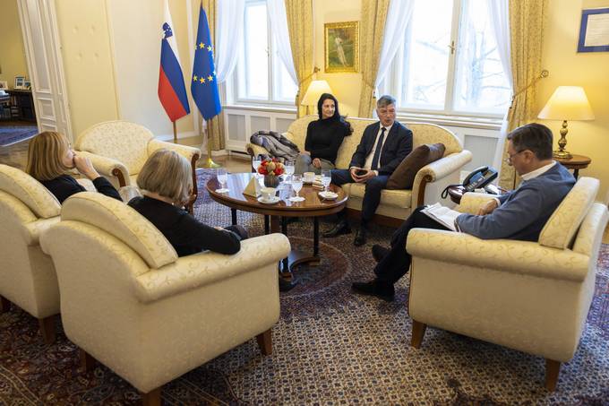 Delovno sreanje predsednika republike z ministrom za javno upravo