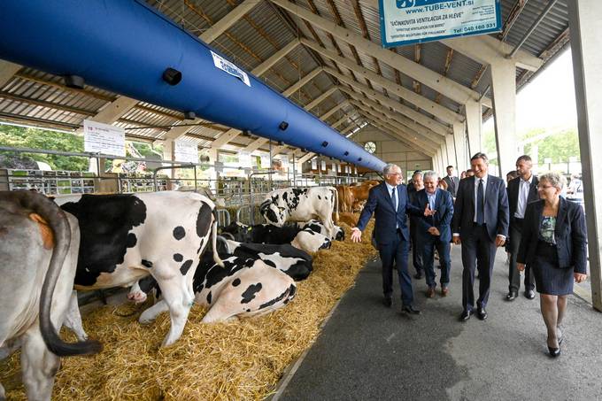 Predsednik Pahor na odprtju jubilejnega 60. mednarodnega kmetijsko-ivilskega sejma AGRA Pomurskemu sejmu vroil Zahvalo predsednika Republike Slovenije