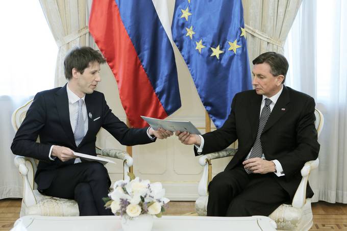Predsednik republike sprejel izvod slovenskega prevoda Unescove Deklaracije o naelih strpnosti in podal izjavo o pomenu strpnosti in vzdranosti do sovranega govora