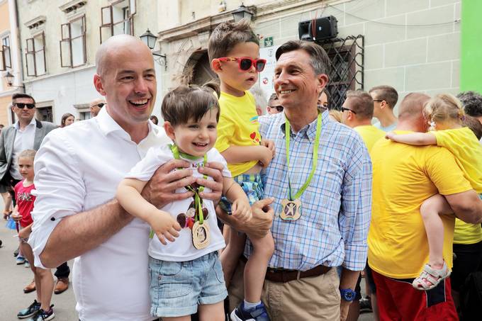 Predsednik republike Slovenije Borut Pahor se je udeleil "Teka junakov iz 3. nadstropja"