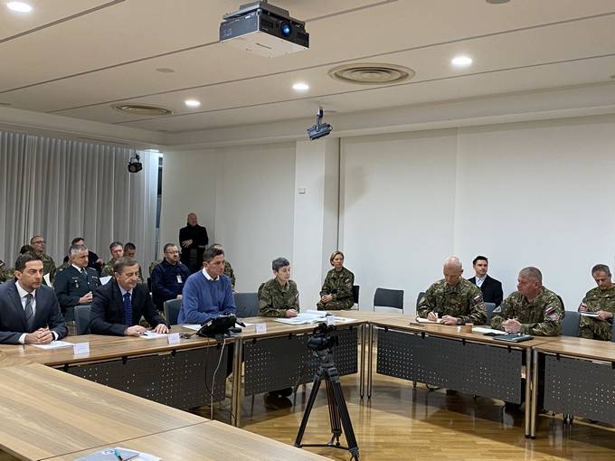Predsednik republike preko videokonfrence govoril s pripadniki SV v Erbilu
