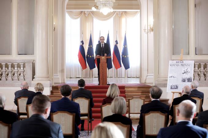 Predsednik republike je danes v Predsedniki palai priredil posebno slovesnost ob 30. obletnici mednarodnega priznanja Republike Slovenije s strani drav lanic Evropske skupnosti in drugih evropskih drav