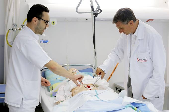 Predsednik republike ob mednarodnem dnevu medicinskih sester nadaljuje s projektom »SKUPAJ – Spodbujajmo drug drugega« na Zdravstveni fakulteti