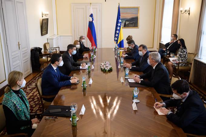 Predsednik Pahor v Sarajevu napovedal donacijo cepiv in znova potrdil slovensko podporo Bosni in Hercegovini na njeni evropski poti