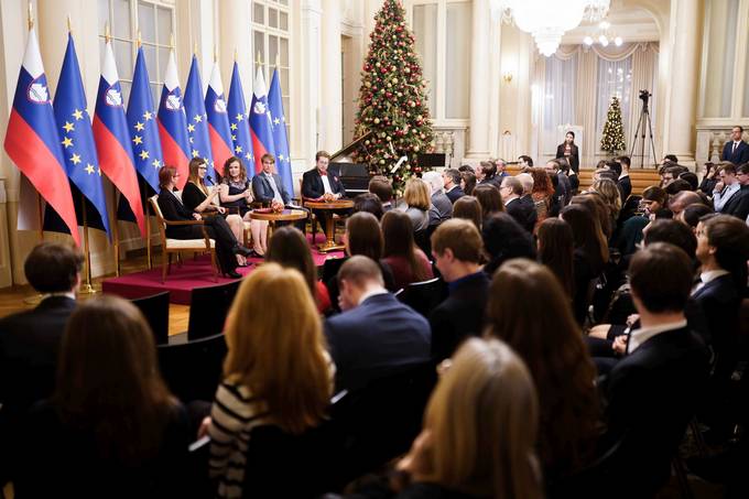 Predsednik republike je priredil sedmi tradicionalni sprejem in pogovor z Drutvom v tujini izobraenih Slovencev (VTIS)