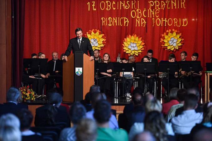 Predsednik republike na osrednji prireditvi ob obinskem prazniku Obine Ribnica na Pohorju