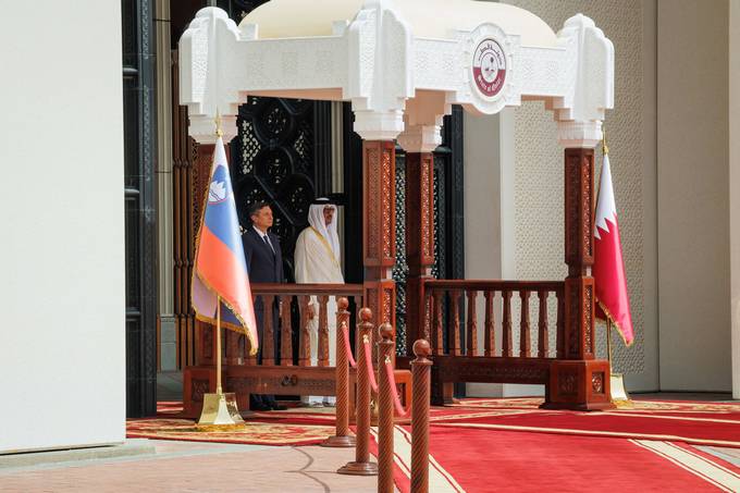 Predsednik Pahor in katarski emir Al Thani za vsestransko nadgraditev sodelovanja med dravama