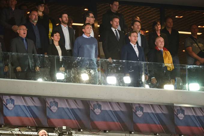 Predsednik Pahor si je v dvorani Stoice ogledal kvalifikacijsko tekmo za evropsko prvenstvo v rokometu med Slovenijo in Nemijo