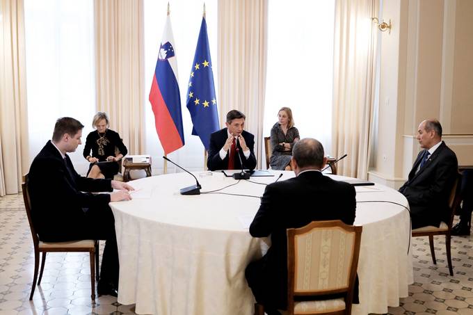 V Predsedniki palai potekalo izredno sreanje tirih predsednikov (4P)