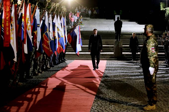 Predsednik Republike Slovenije Borut Pahor se je skupaj s Tanjo Pear udeleil dravne proslave ob dnevu upora proti okupatorju