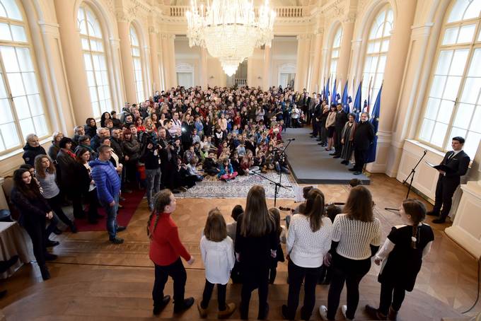 Ob dravnem prazniku slovenskem kulturnem prazniku v Uradu predsednika Republike Slovenije dan odprtih vrat
