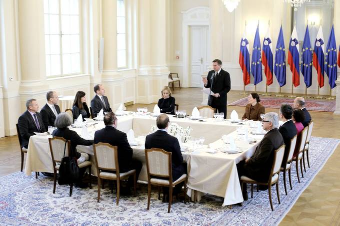 Predsednik Pahor priredil delovno kosilo v poastitev izjemnih dosekov na podroju gospodarstva v preteklem letu