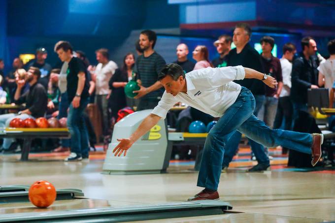 Predsednik Pahor na dogodku "20za20 bowlinga z zvezdami"