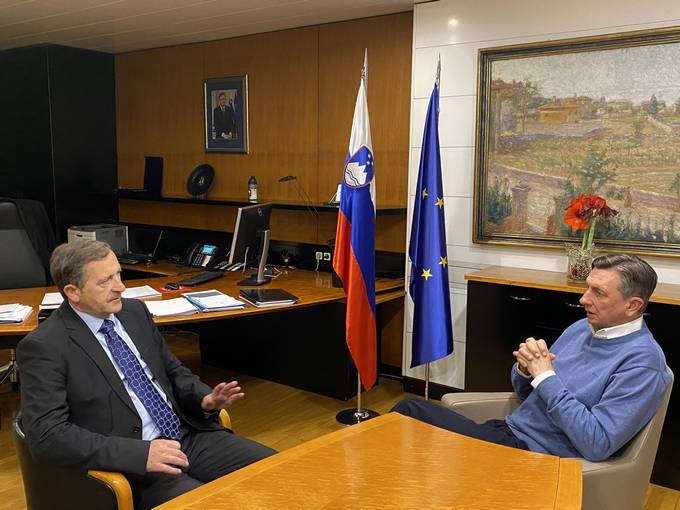 Predsednik republike preko videokonfrence govoril s pripadniki SV v Erbilu