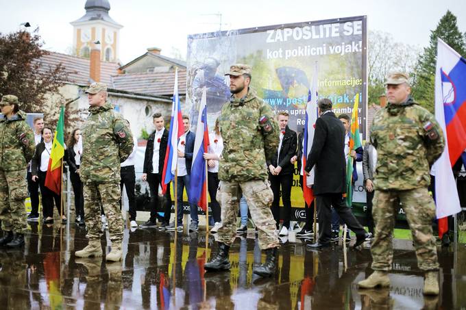 Predsednik Pahor si je v Beltincih ogledal tradicionalno Rekrutacijo 2017