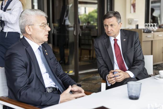 Predsednik Pahor se je ob robu Vrha SEECP sreal s efikom Daferoviem, predsedujoim Predsedstvu Bosne in Hercegovine