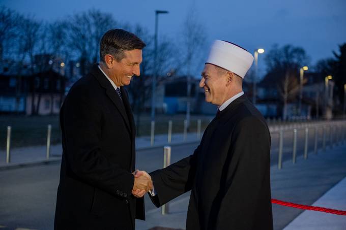 Predsednik Pahor ob inavguraciji ljubljanskega muftija: "Izkoriam dananjo udovito prilonost za vnovien poziv vsem nam, da ohranjamo vero v dialog in medsebojno spotovanje, tako med ljudmi kot med narodi in dravami."