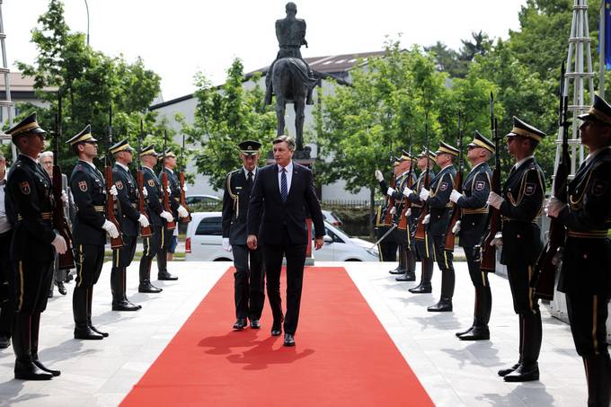 Predsednik Pahor v videokonferenci izrazil hvalenost pripadnikom Slovenske vojske v mednarodnih operacijah in misijah