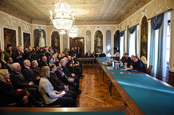 Predsednik republike Borut Pahor na predstavitvi knjige z naslovom Na nadkof utar, eden od oetov slovenske samostojnosti, avtorja dr. Antona Jamnika, kofa