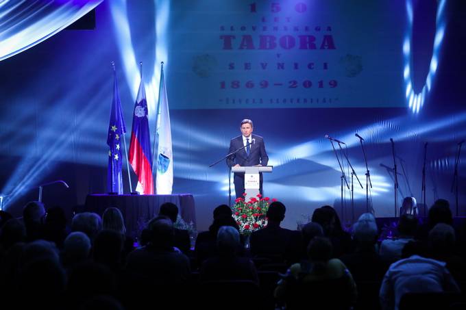 Predsednik republike na osrednji slovesnosti ob 150. obletnici slovenskega tabora v Sevnici
