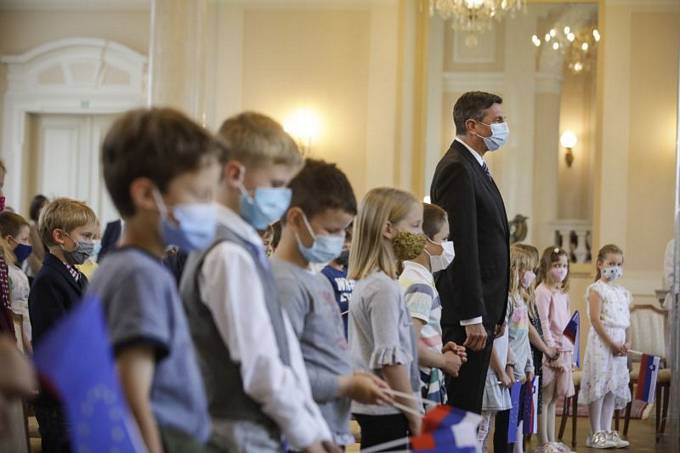 Predsednik Pahor mladim obiskovalcem dneva odprtih vrat ob dnevu Primoa Trubarja: »Ste Slovenci in ste Evropejci. Ostanite e naprej tako pogumni in solidarni«