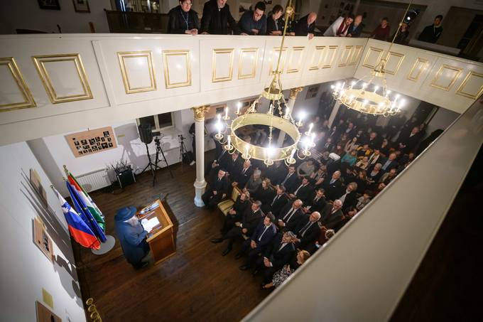 Predsednik Pahor na spominski slovesnosti v lendavski sinagogi
