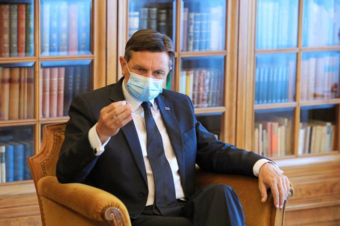 Pogovor predsednika Pahorja za Veer