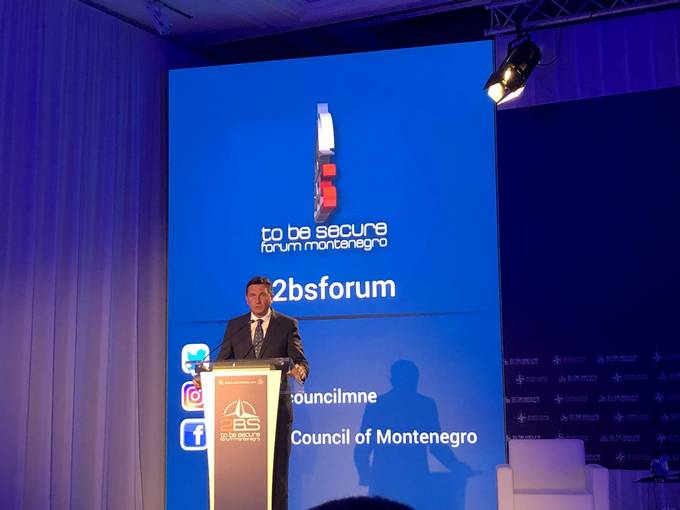 Predsednik Pahor se je na Forumu 2BS zavzel, da nova Evropska komisija vidi vkljuevanje drav Zahodnega Balkana kot geopolitino vpraanje in upoteva regijo kot celoto