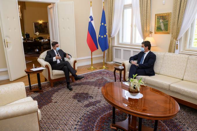 Predsednik republike Borut Pahor je na pogovor sprejel Varuha lovekovih pravic Republike Slovenije Petra Svetino