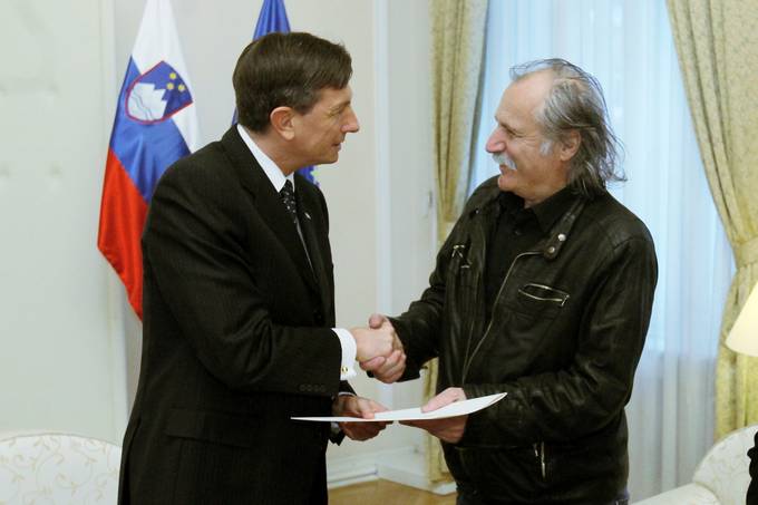 Predsednik republike Borut Pahor Radetu erbediji predal listino o astnem pokroviteljstvu nad Bled Film Festivalom 2015