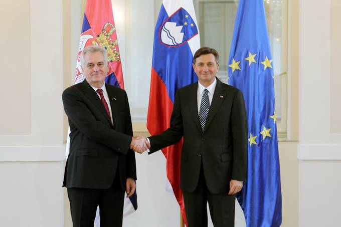 Na povabilo predsednika Republike Slovenije Boruta Pahorja se na uradnem obisku v Republiki Sloveniji mudi predsednik Republike Srbije Tomislav Nikoli.