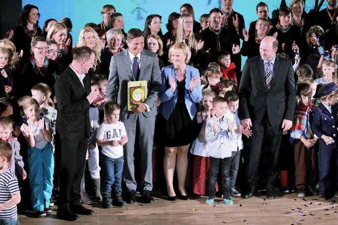 Predsednik Pahor se je udeleil prireditve "Dan vrtca" v Vrtcu Litija
