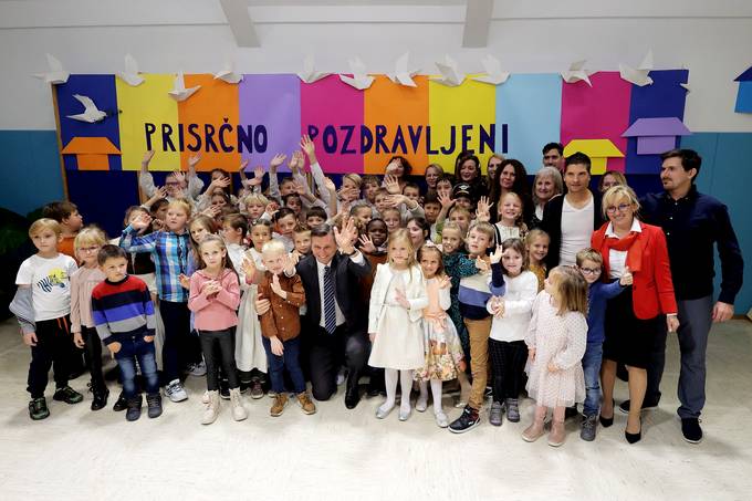 Predsednik Pahor na prav posebni slovesnosti ob odprtju prenovljene Podrunice Tepanje O Ob Dravinji: »Ni se ne more primerjati s tem doivetjem«