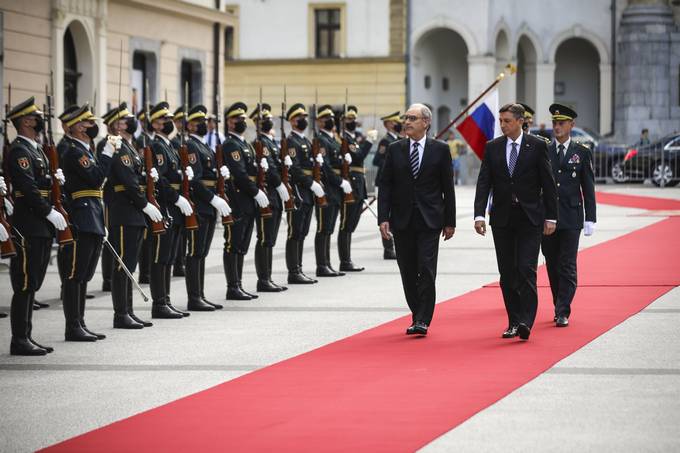 Predsednik Pahor na uradnem obisku v Sloveniji gosti predsednika vicarske konfederacije Guya Parmelina