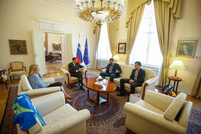 Predsednik republike sprejel Veselina Vujovia, selektorja slovenske moke rokometne reprezentance, in povabilona tekmo