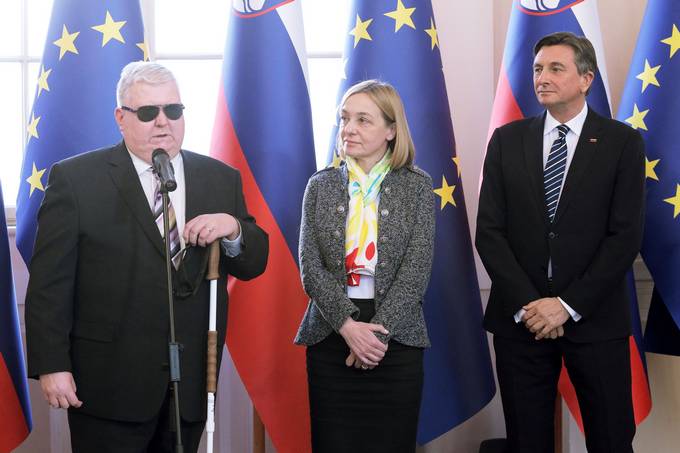 Predsednik republike je priredil sprejem ob vroitvi listine o astnem pokroviteljstvu nad dogodki ob 100. obletnici organiziranega delovanja slepih in slabovidnih v Sloveniji