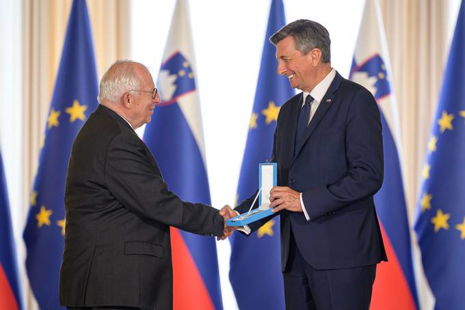 Predsednik republike v Predsedniki palai priredil posebno slovesnost ob 30-letnici mednarodnega priznanja Republike Slovenije - Smolle