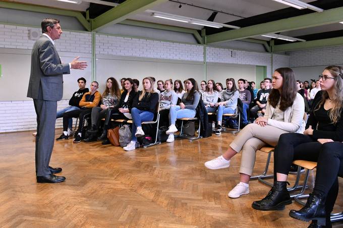 Predsednik Pahor se je udeleil pogovora z dijaki Gimnazije Ledina