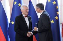 10. 7. 2019, Ljubljana – Predsednik Pahor vroil medaljo za zasluge Dragutinu Krianiu (Daniel Novakovi/STA)