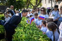 10. 7. 2021, Kri pri Trstu – Predsednik Republike Slovenije Borut Pahor je danes na povabilo Franka Koute, predsednika Kulturnega drutva Ribiki muzej trakega primorja v Kriu pri Trstu, obiskal Kri pri Trstu. (Neboja Teji/STA)