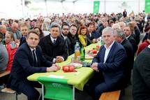 9. 10. 2022, Slom – Predsednik Republike Slovenije Borut Pahor se je danes popoldan pred Slomkovo domaijo na Slomu udeleil slavnostne akademije, ki je potekala ob 19. vseslovenskem sreanju kmetov na Ponikvi in Slomu (Daniel Novakovi/STA)